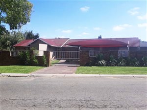 4 Bed House in Dalpark