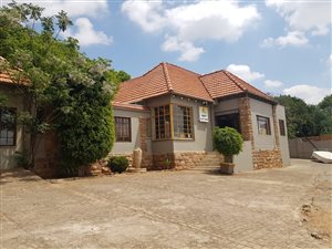 1200 m² Commercial space in Northcliff