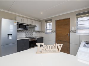 3 Bed Duplex in Nietgedacht AH