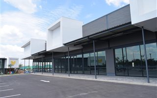1785 m² Commercial space in Hennopspark