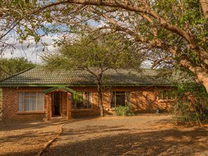 4 Bed House in Escarpia