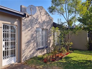 3 Bed Apartment in Lynnwood Glen
