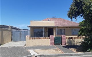 3 Bedroom House in Kensington