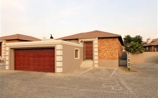 2 Bedroom Townhouse in The Reeds