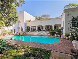 8 Bed House in Melrose Estate