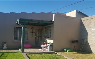 1 Bedroom Garden Cottage in Wentworth Park