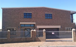 9 Bedroom House in Langebaan Central