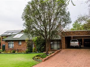 4 Bed House in Kameeldrift East