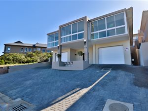 4 Bed House in Pinnacle Point Golf Estate