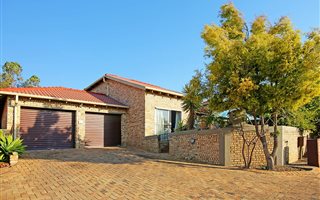 3 Bedroom Townhouse in Honeydew Manor