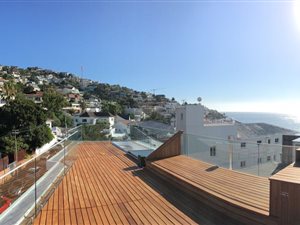 3 Bed Apartment in Bantry Bay