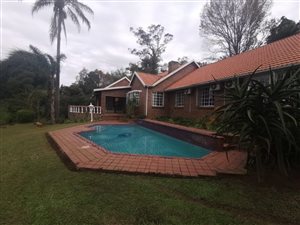 4 Bed House in Blackridge