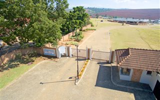 755 m² Land available in White River AH