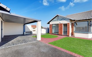 3 Bedroom House in Azaadville Gardens