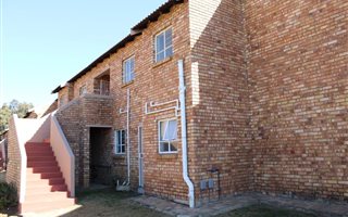 2 Bedroom Townhouse in Liefde en Vrede