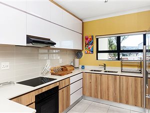 2 Bed Apartment in Paardevlei