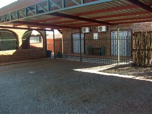 10 Bed Flat in Kuruman