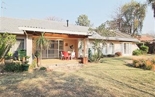 4 Bedroom House in Olivedale