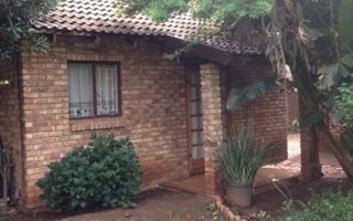 1 Bedroom Garden Cottage in Wierda Park Ext 2