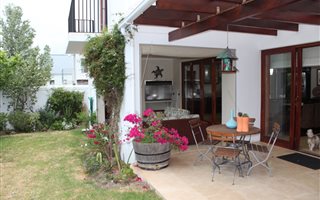 4 Bedroom House in De Zalze