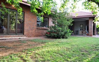 3 Bedroom Duet in Universitas