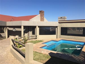 5 Bed House in Glenvista