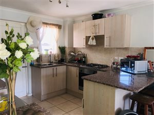 2 Bed Apartment in Nuutgevonden