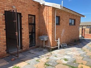 1 Bed Garden Cottage in Parsons Vlei