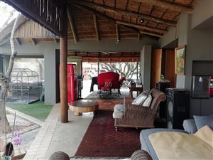7 Bed House in Leeuwfontein