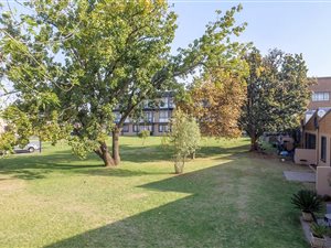 3 Bed Apartment in Helderkruin