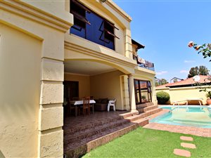 4 Bed Cluster in Bedfordview