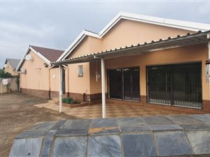 3 Bed House in Bisley