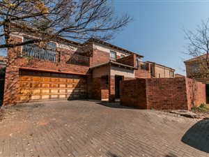 3 Bed Townhouse in Amorosa