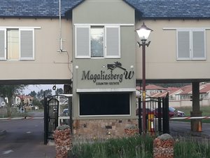 878 m² Land available in Amandasig