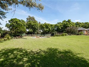 968 m² Land available in Parkwood