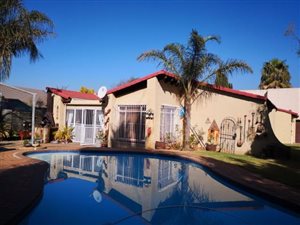 3 Bed House in Brackendowns