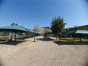 2113 m² Commercial space in Bedfordview