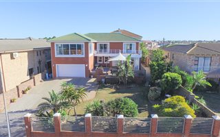 4 Bedroom House in Bluewater Bay