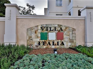 2 Bed Apartment in Century City