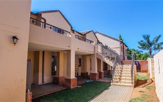 2 Bedroom Flat in Equestria