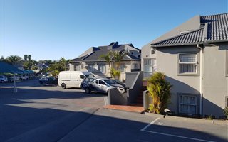 3 Bedroom Apartment in Selborne