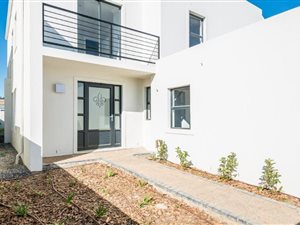 3 Bed House in Kelderhof Country Village