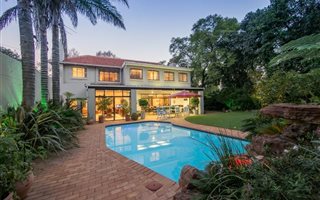 3 Bedroom House in Melrose