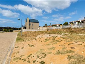 358 m² Land available in Hartenbos Heuwels