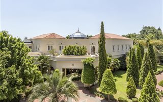 6 Bedroom House in Sandhurst