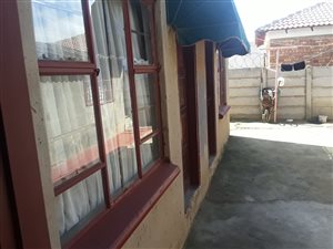 2 Bed House in Tsakane