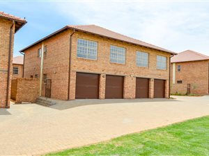 4 Bed Duplex in Oukraal Estate