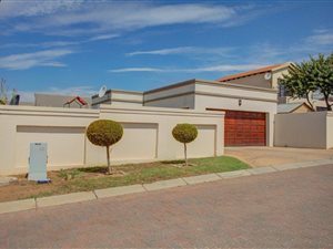 3 Bed House in Summerset