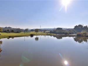 689 m² Land available in Aspen Hills