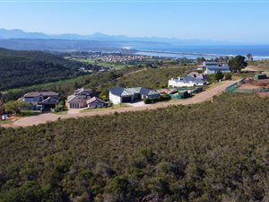 763 m² Land available in Baron View